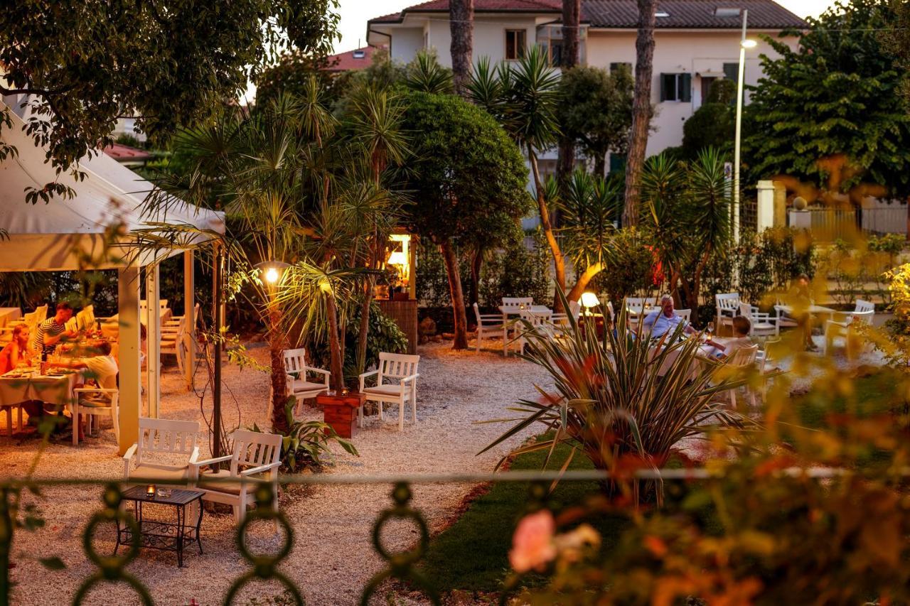 Hotel Club I Pini - Residenza D'Epoca In Versilia Lido di Camaiore Exterior foto